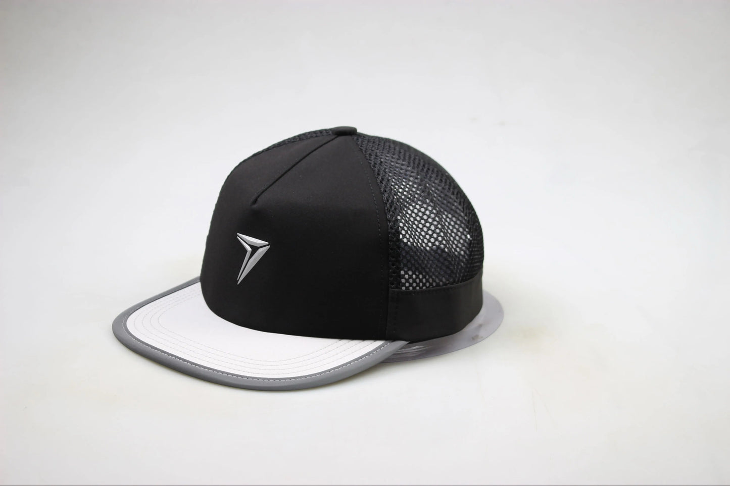 Hybrid trucker black/grey