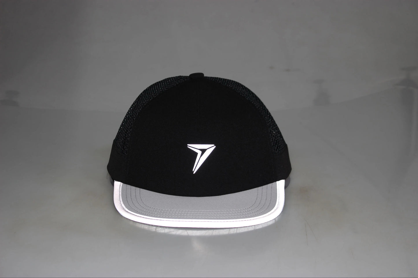 Hybrid trucker black/grey