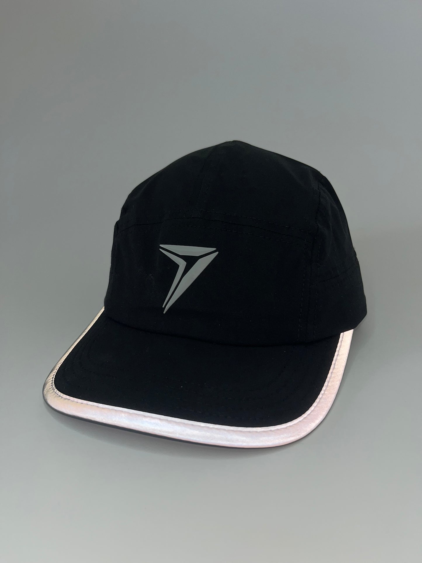 Black reflect runner